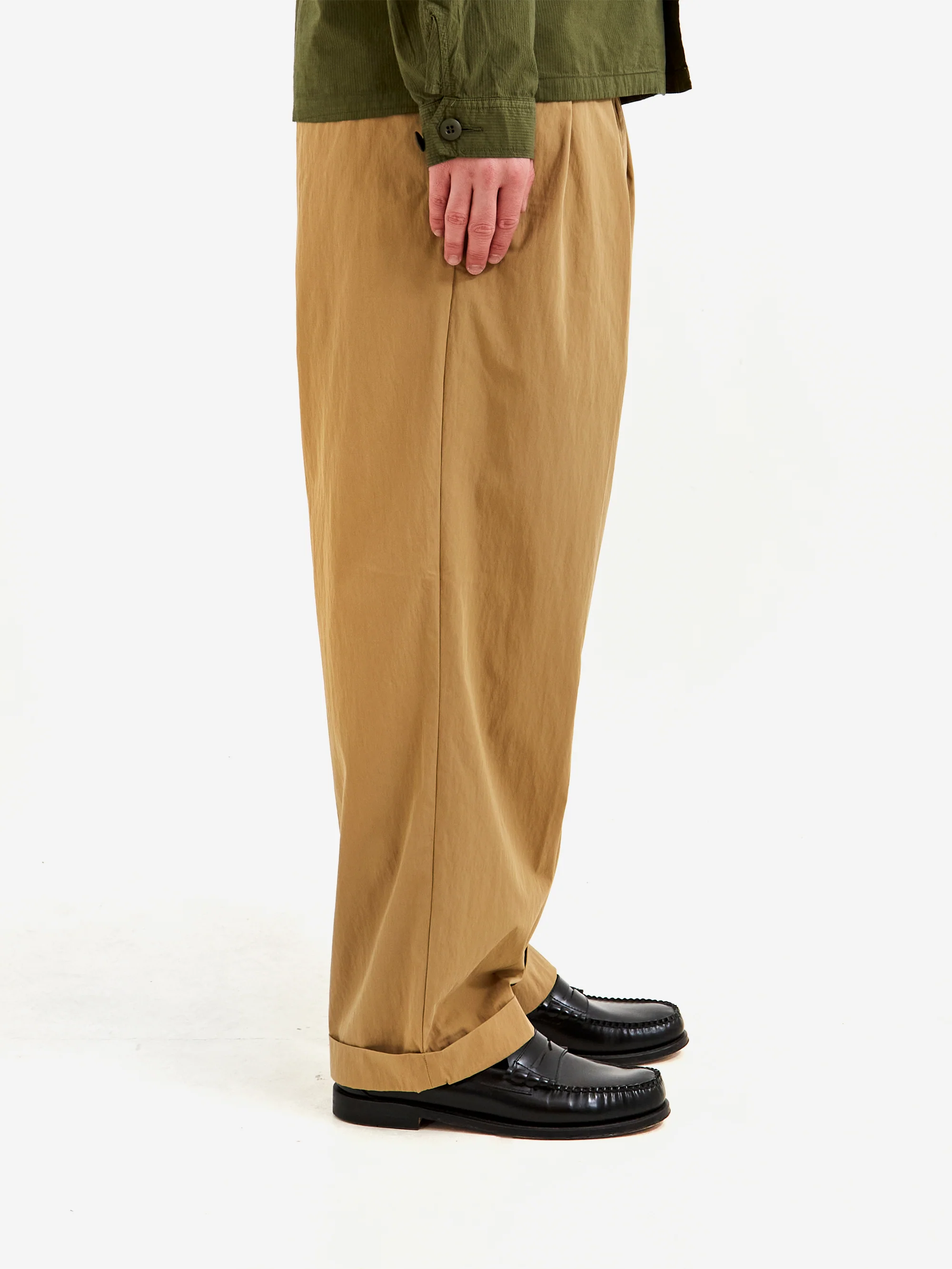 Beams Plus 2 Pleats Relax Trousers Comfort Cloth - Khaki - Image 5
