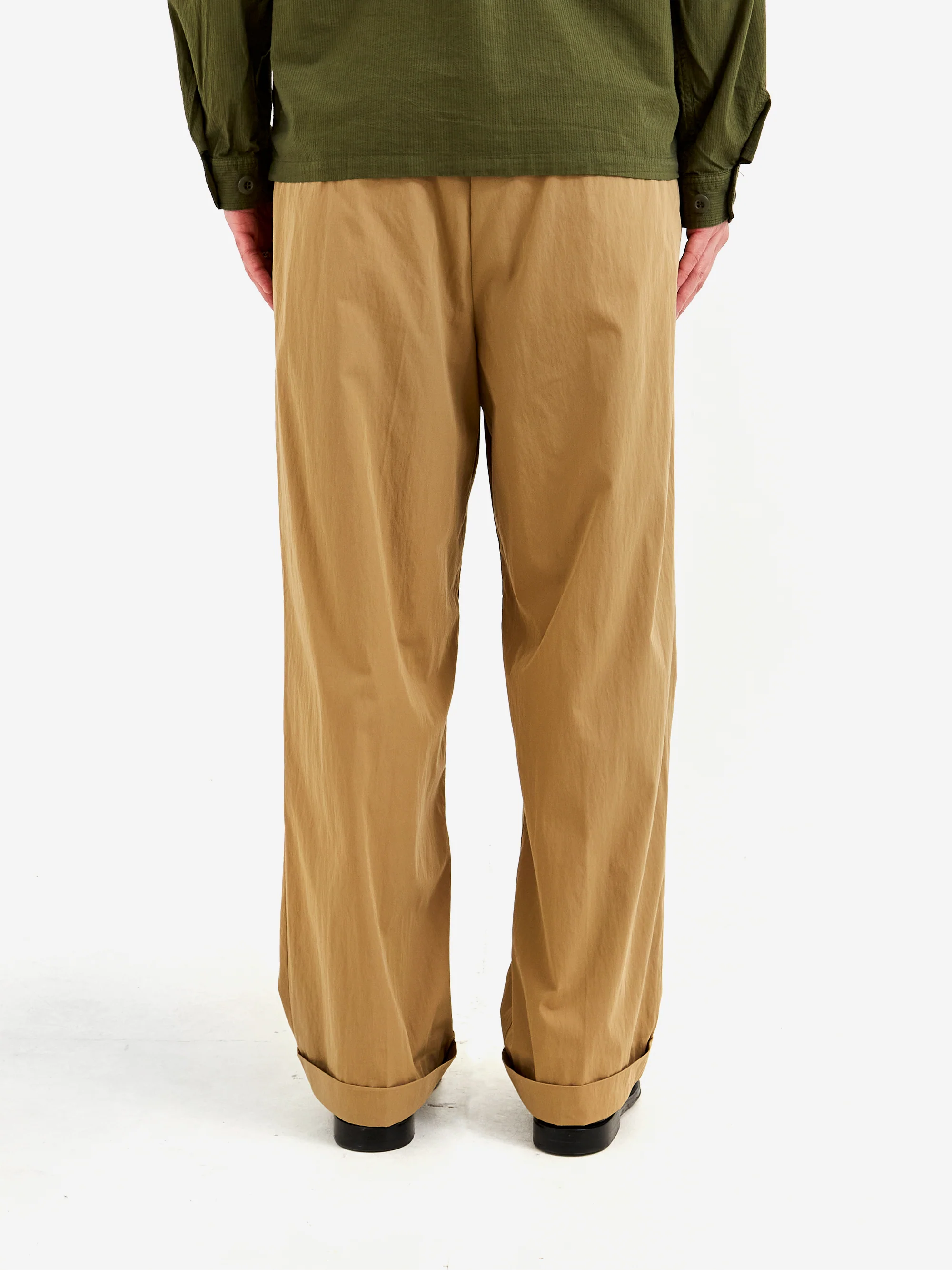 Beams Plus 2 Pleats Relax Trousers Comfort Cloth - Khaki - Image 6